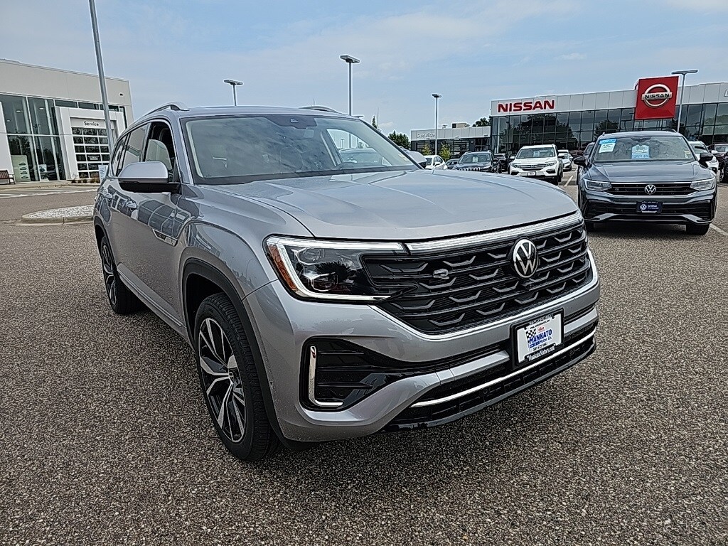 2025 Volkswagen Atlas SEL Premium R-Line photo 2