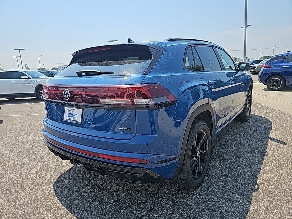 2025 Volkswagen Atlas Cross Sport SEL R-Line photo 3