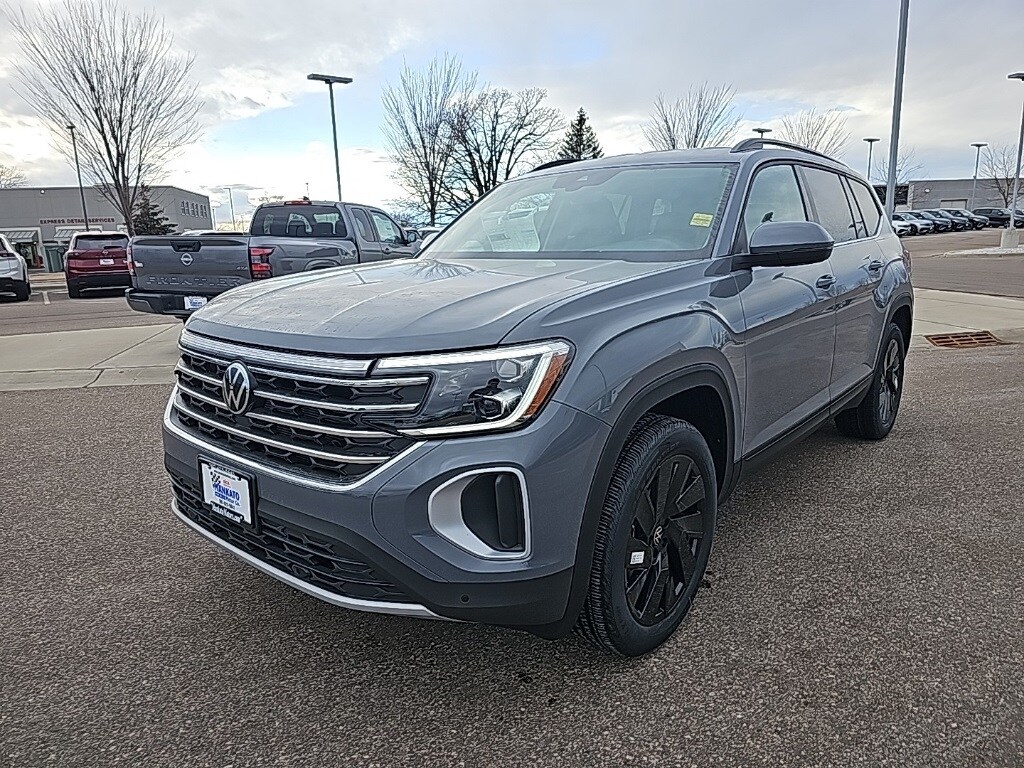 2025 Volkswagen Atlas SE Technology photo 2