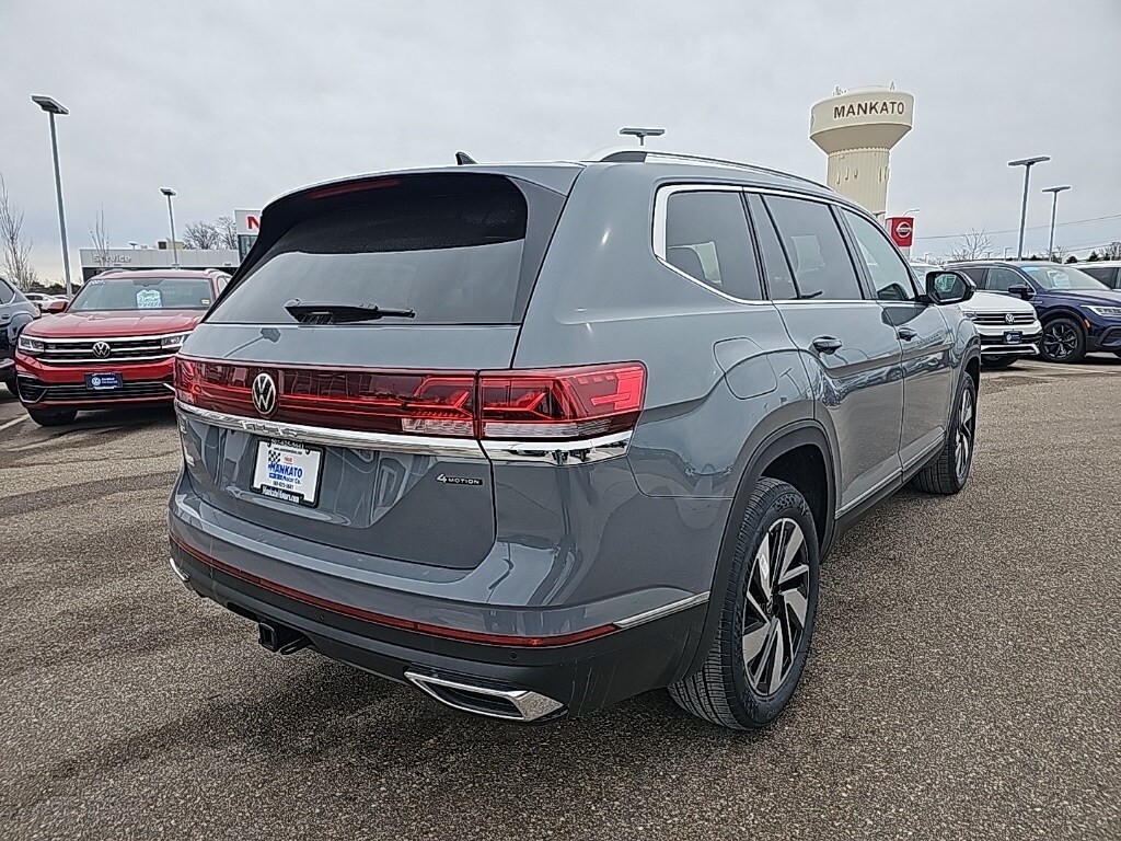 2025 Volkswagen Atlas SEL photo 2