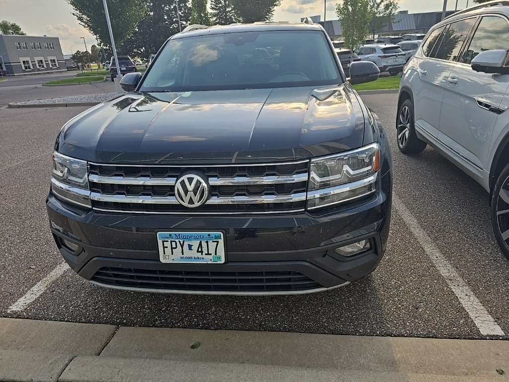 Used 2019 Volkswagen Atlas SE w/Tech with VIN 1V2UR2CA9KC575608 for sale in Mankato, Minnesota