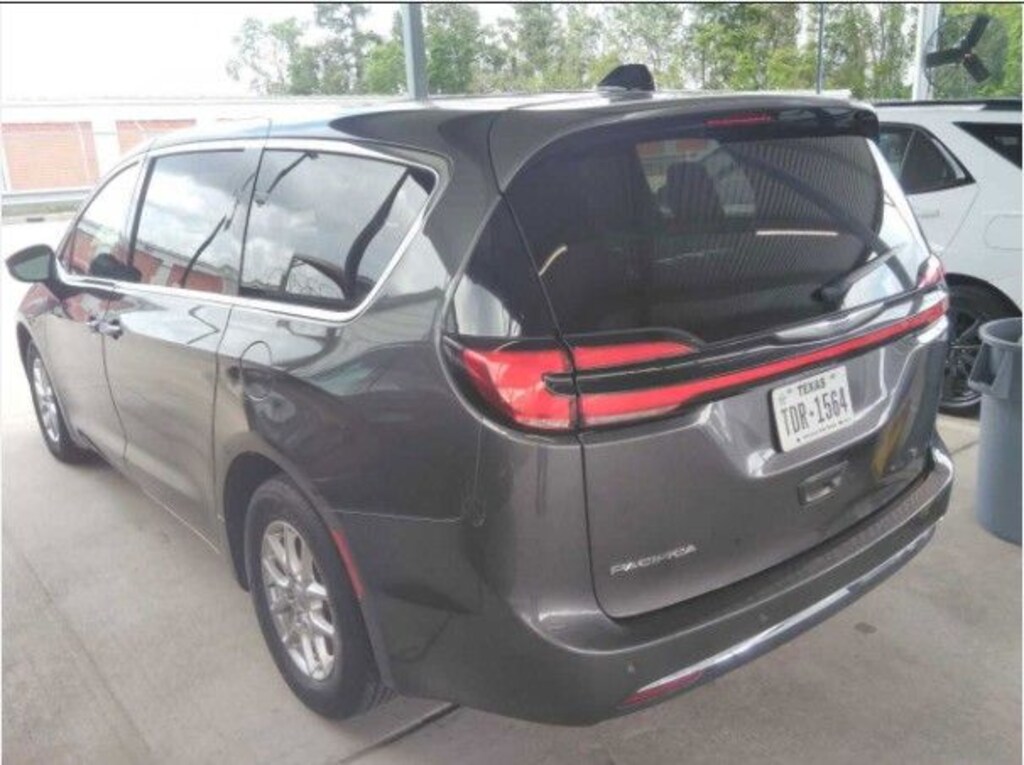 Used 2023 Chrysler Pacifica Touring L Van Passenger Van
