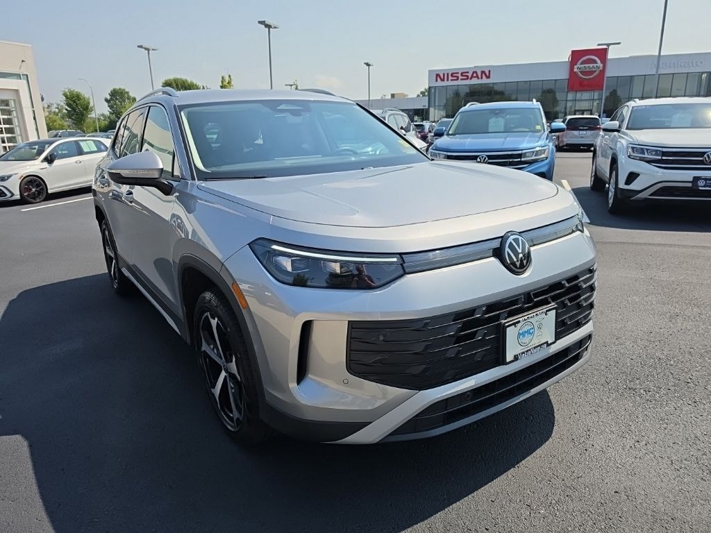 Certified 2025 Volkswagen Tiguan 2.0T SE SUV