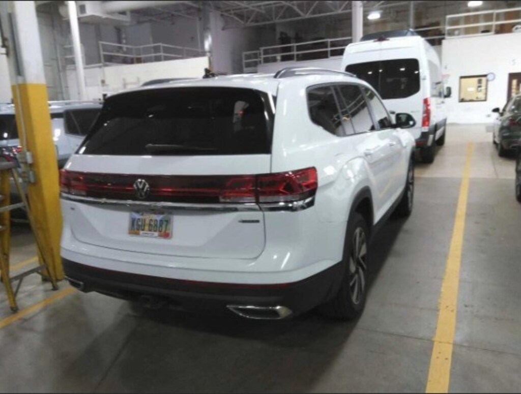 Used 2024 Volkswagen Atlas 2.0T SE w/Technology SUV