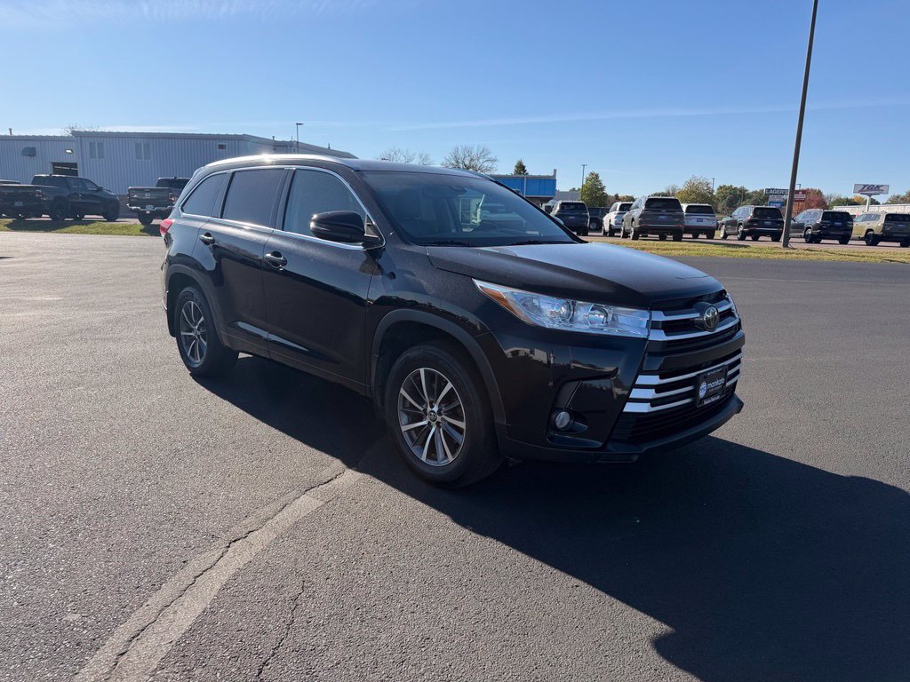 Used 2017 Toyota Highlander XLE SUV