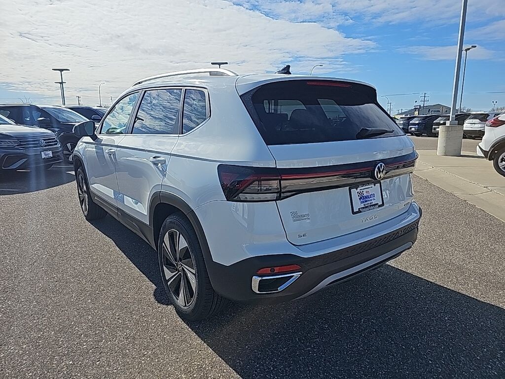 New 2025 Volkswagen Taos 1.5T SE SUV