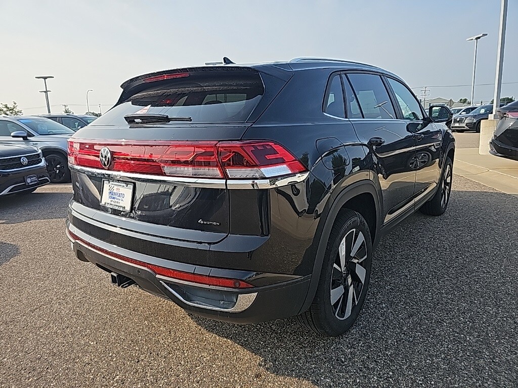 2025 Volkswagen Atlas Cross Sport SE Technology photo 2