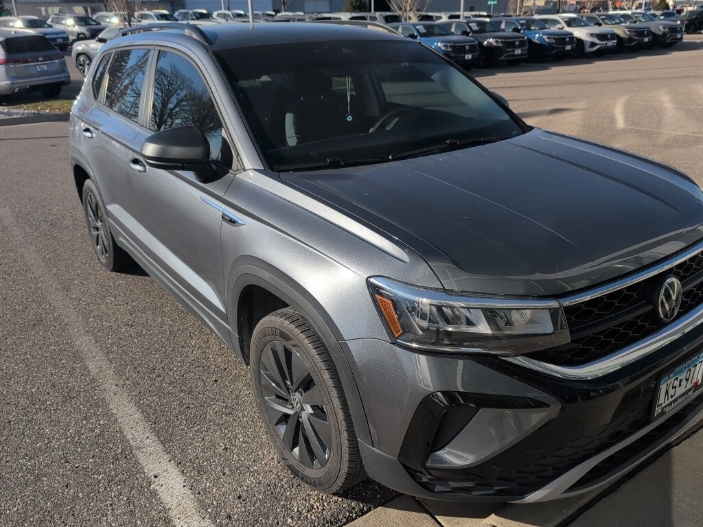 2024 Volkswagen Taos S photo 2