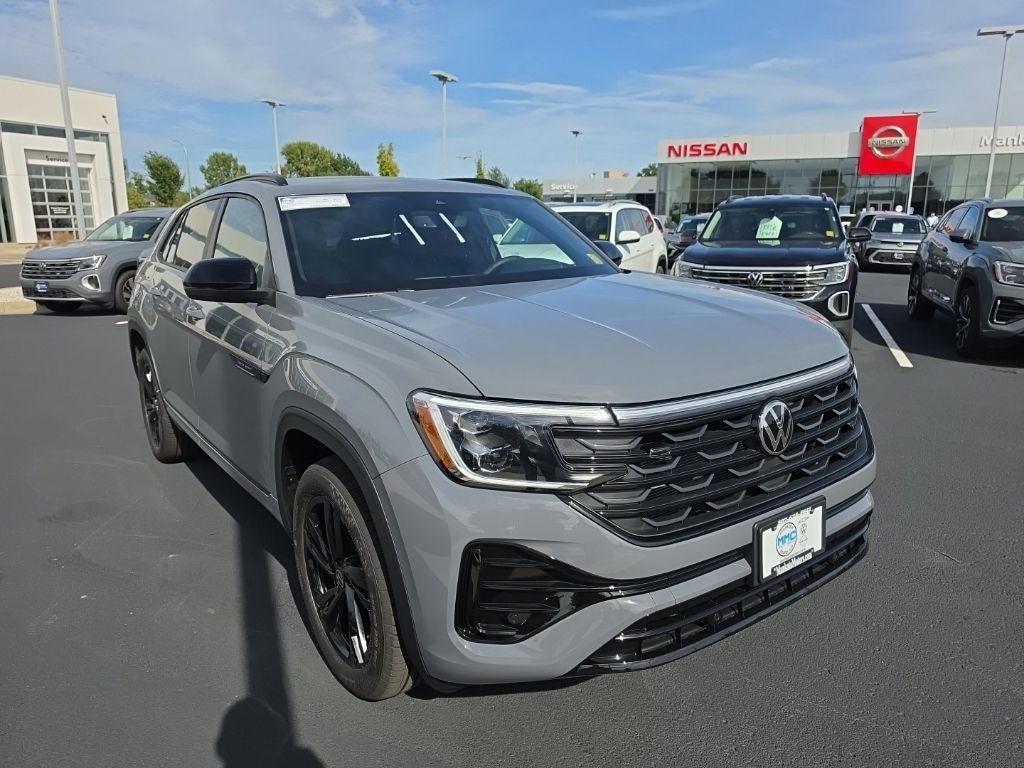 New 2026 Volkswagen Atlas Cross Sport SEL R-Line Black SUV