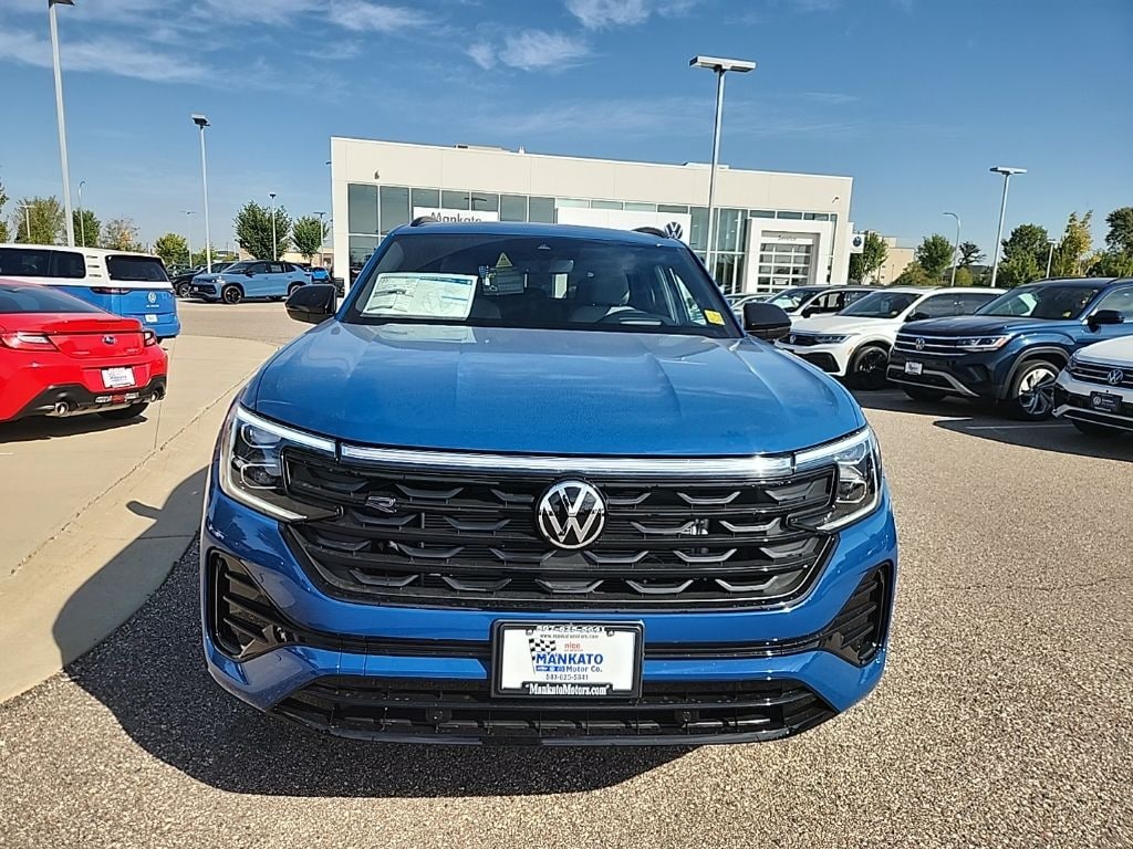 New 2026 Volkswagen Atlas Cross Sport 2.0T SEL R-Line Black SUV