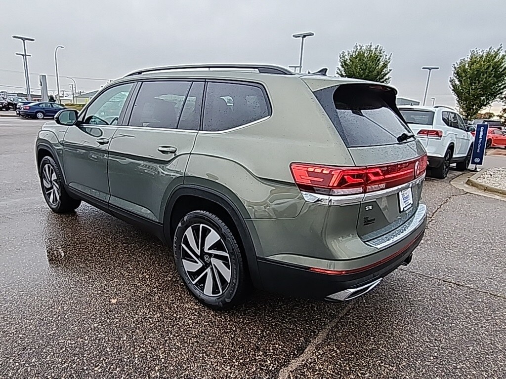 2026 Volkswagen Atlas SE Technology photo 2