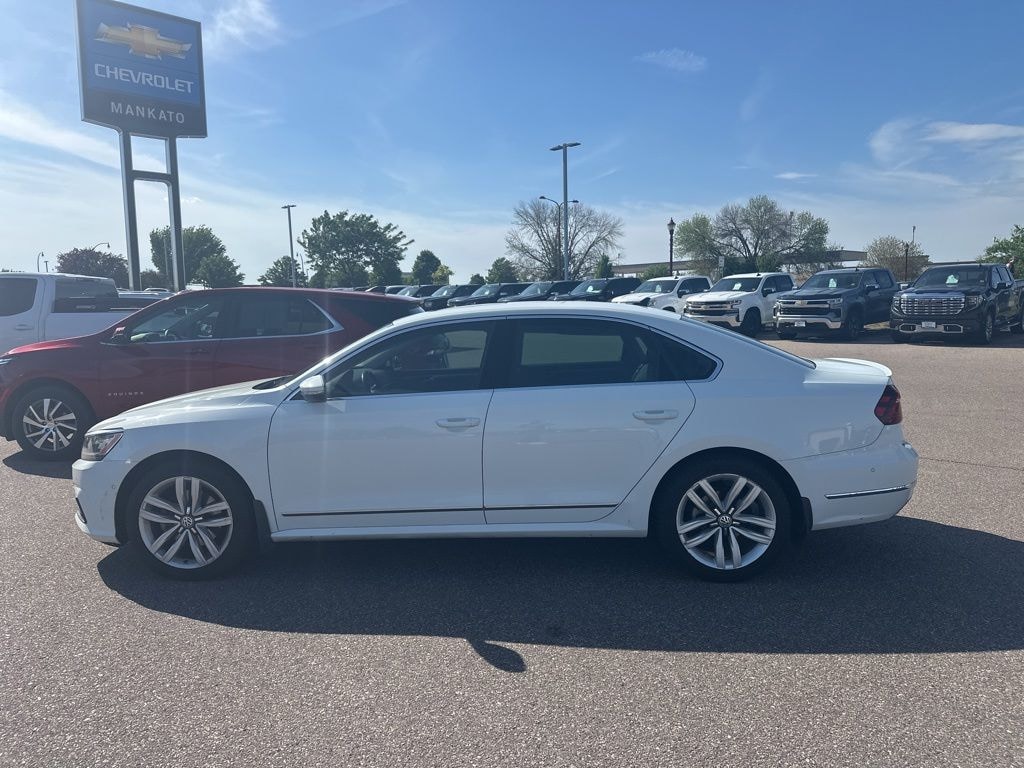 Used 2017 Volkswagen Passat SEL Premium Sedan