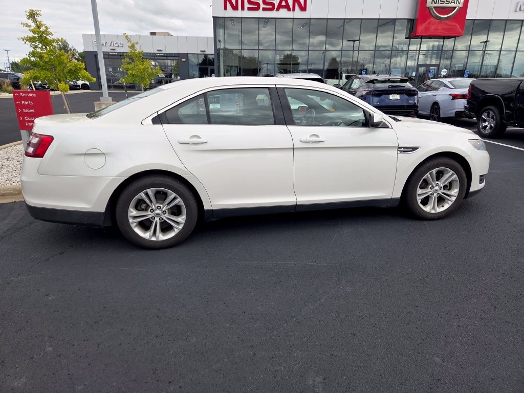 Used 2016 Ford Taurus SEL Sedan
