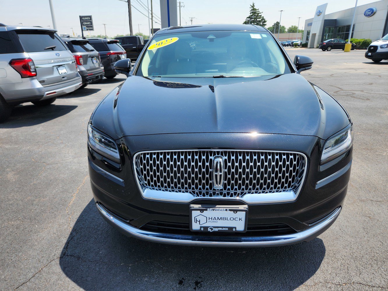 Used 2022 Lincoln Nautilus Base with VIN 2LMPJ8J90NBL06113 for sale in Belvidere, IL