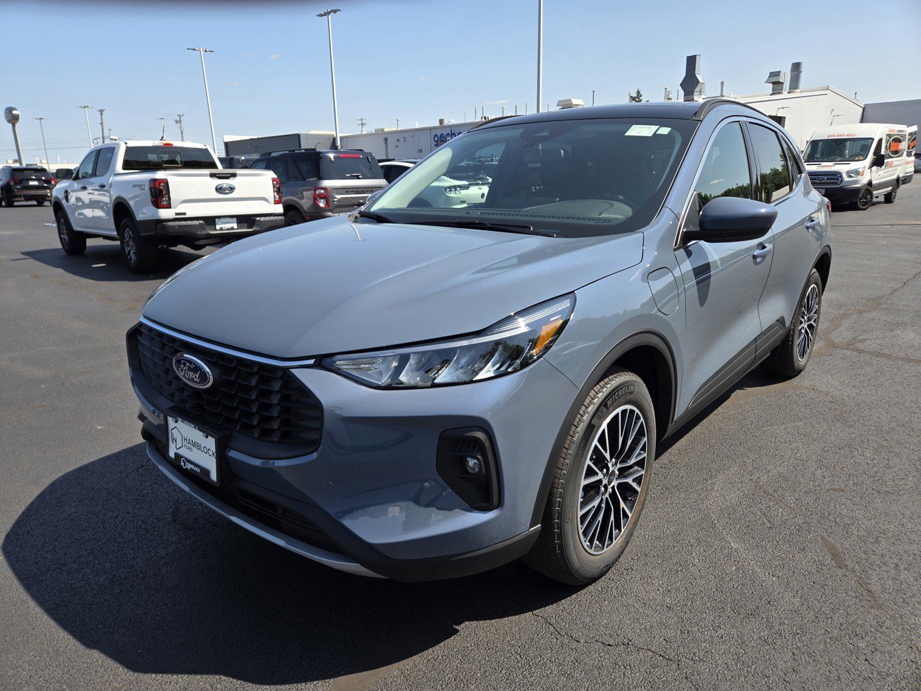 2025 Ford Escape Plug-In Hybrid photo 3