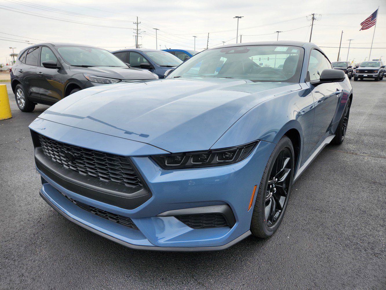 2025 Ford Mustang EcoBoost Premium photo 2