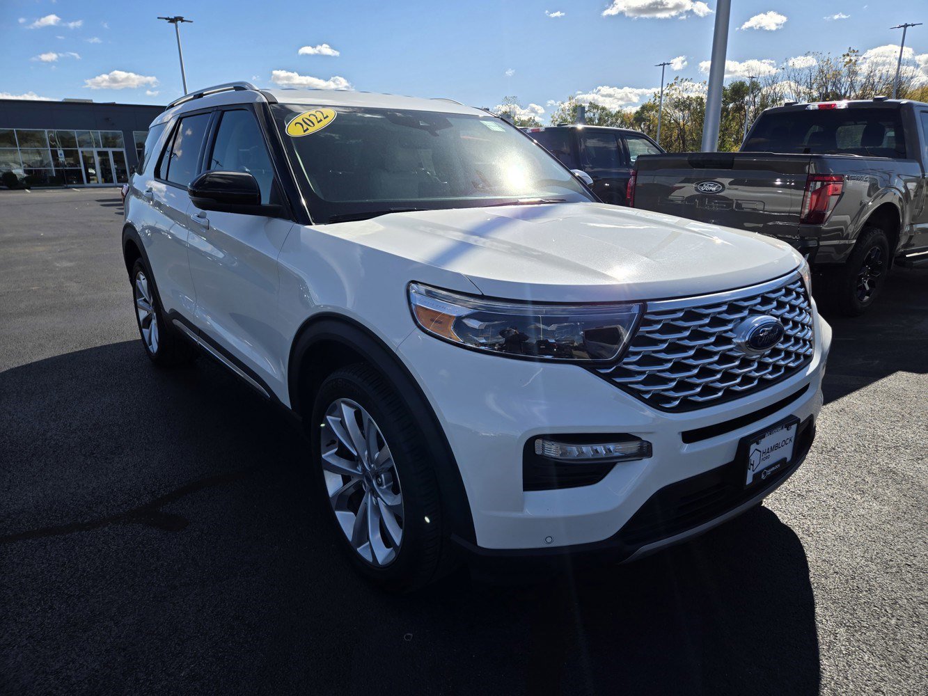2022 Ford Explorer Platinum's photo