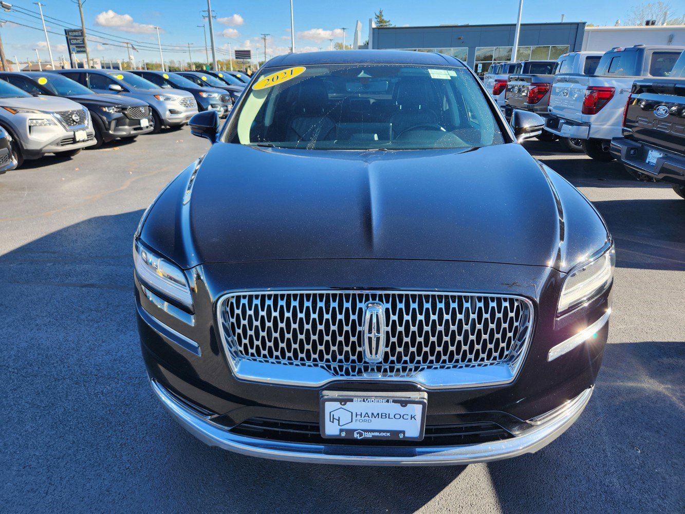 2021 Lincoln Nautilus Standard photo 3