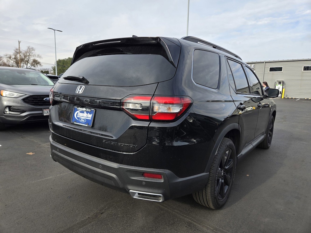 Used 2025 Honda Pilot Black Edition SUV