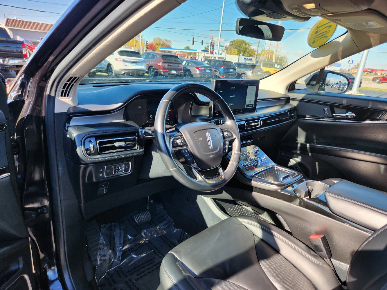 2021 Lincoln Nautilus Standard photo 2