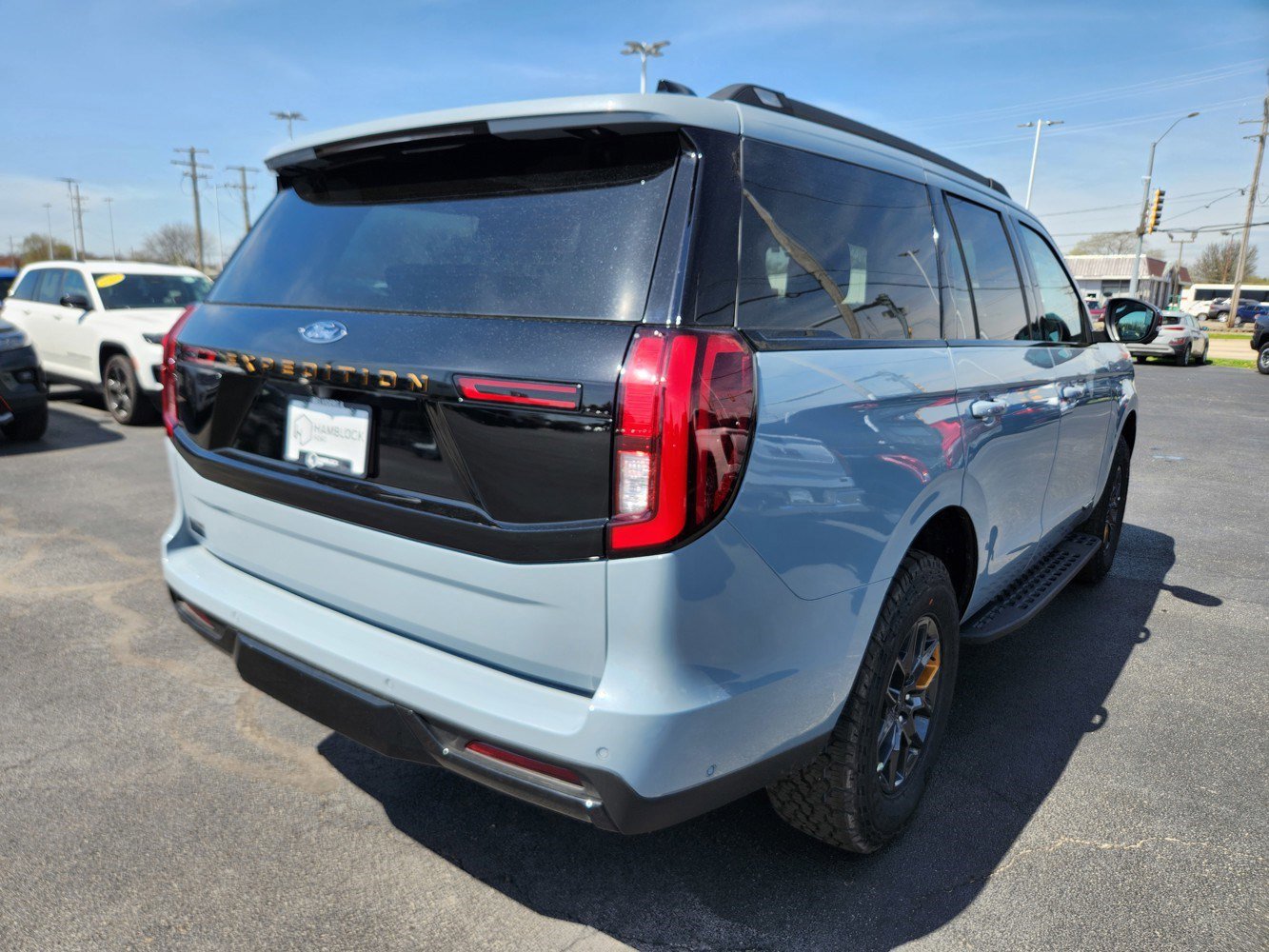 2025 Ford Expedition photo 3