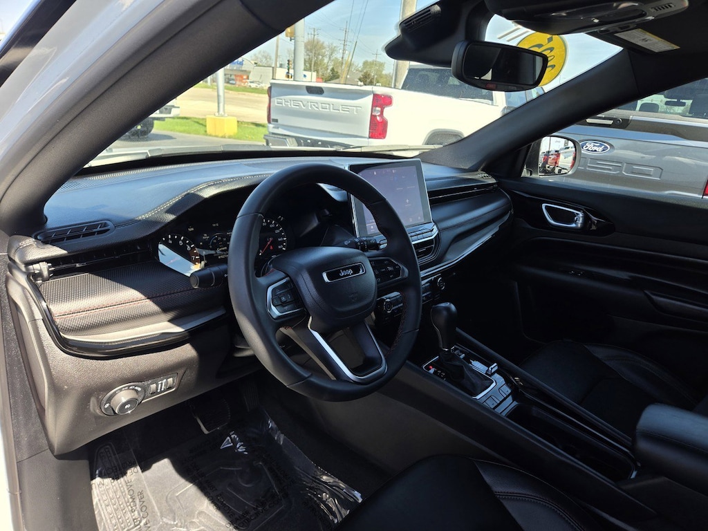 Used 2025 Jeep Compass Trailhawk SUV