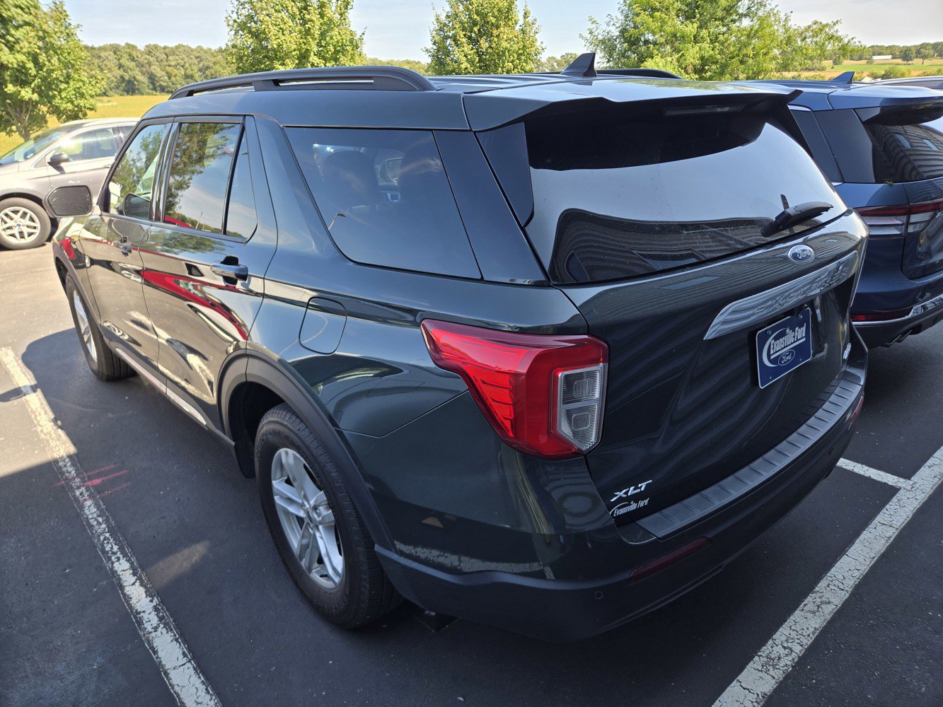 2022 Ford Explorer XLT photo 2