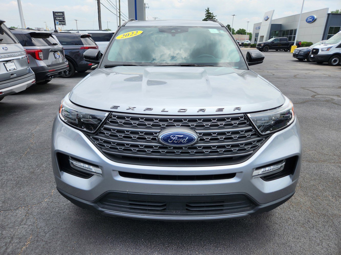 Used 2022 Ford Explorer XLT with VIN 1FMSK8DH9NGB42665 for sale in Belvidere, IL