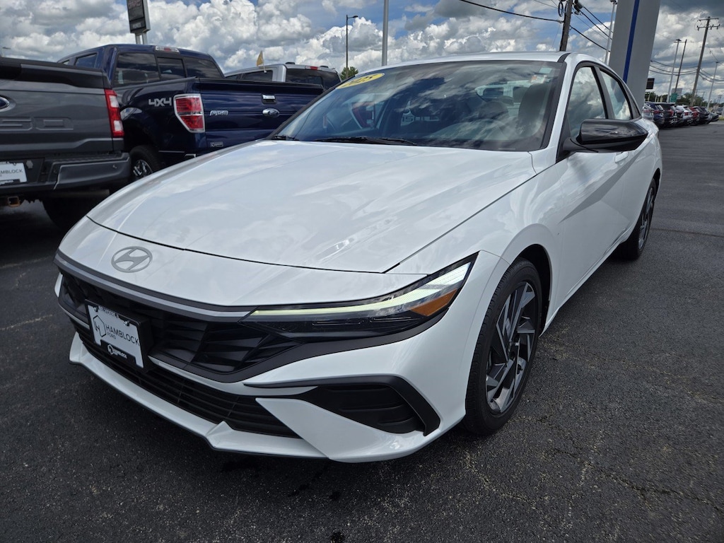 Used 2025 Hyundai Elantra SEL Sport Sedan