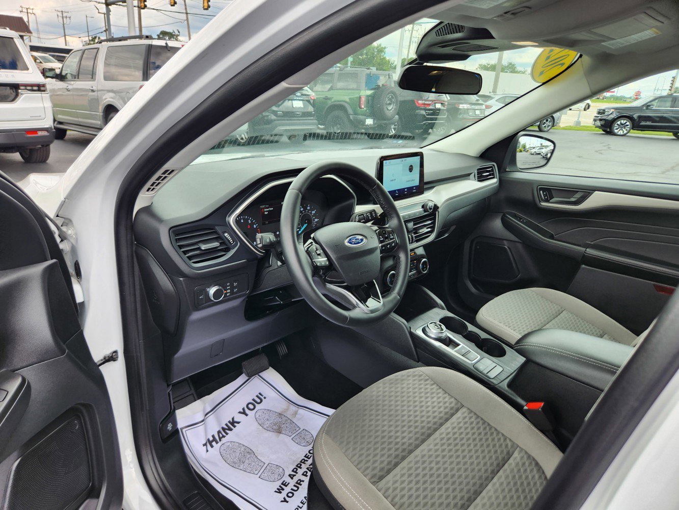 2022 Ford Escape SE photo 2
