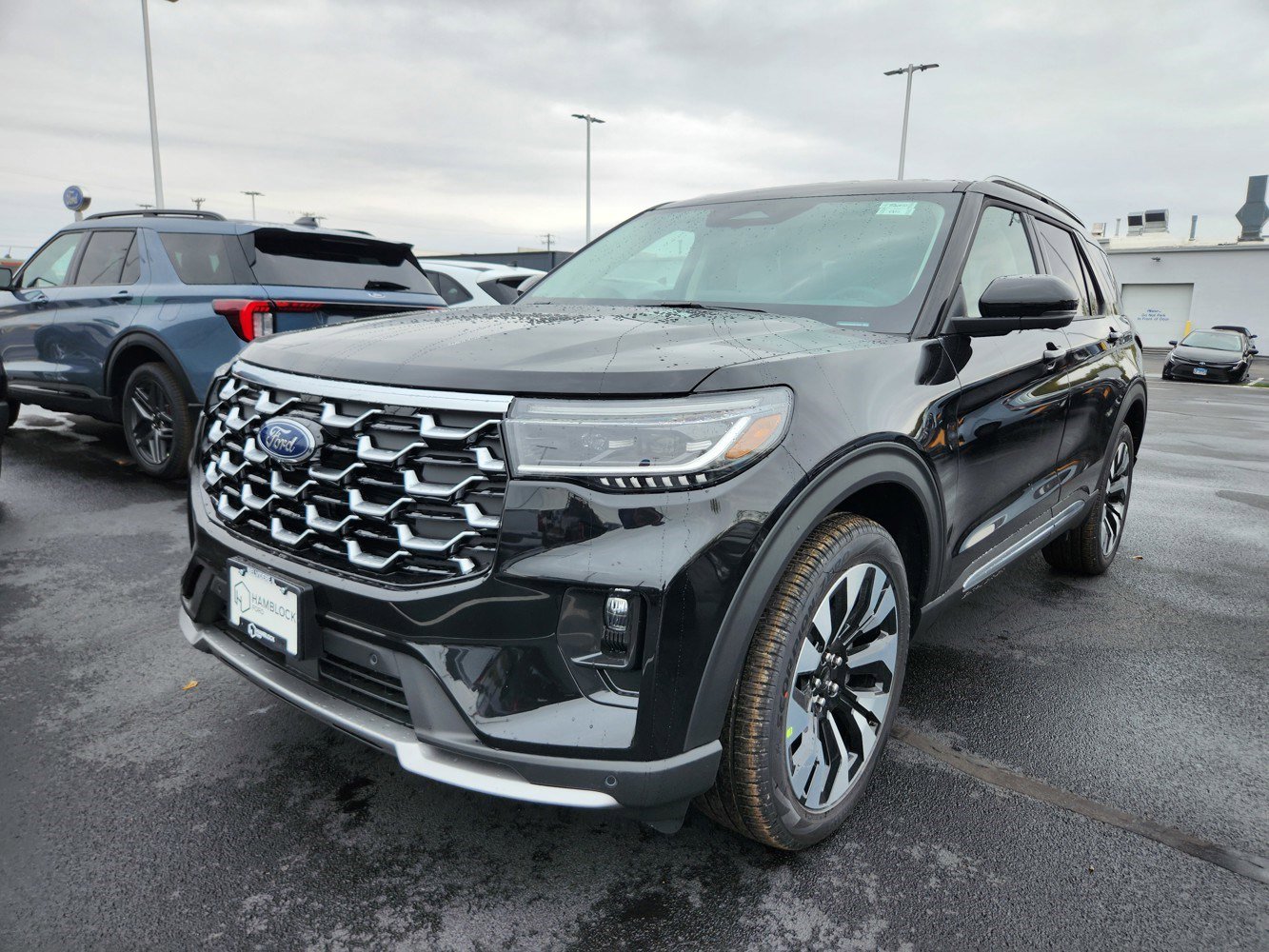 2026 Ford Explorer Platinum photo 3