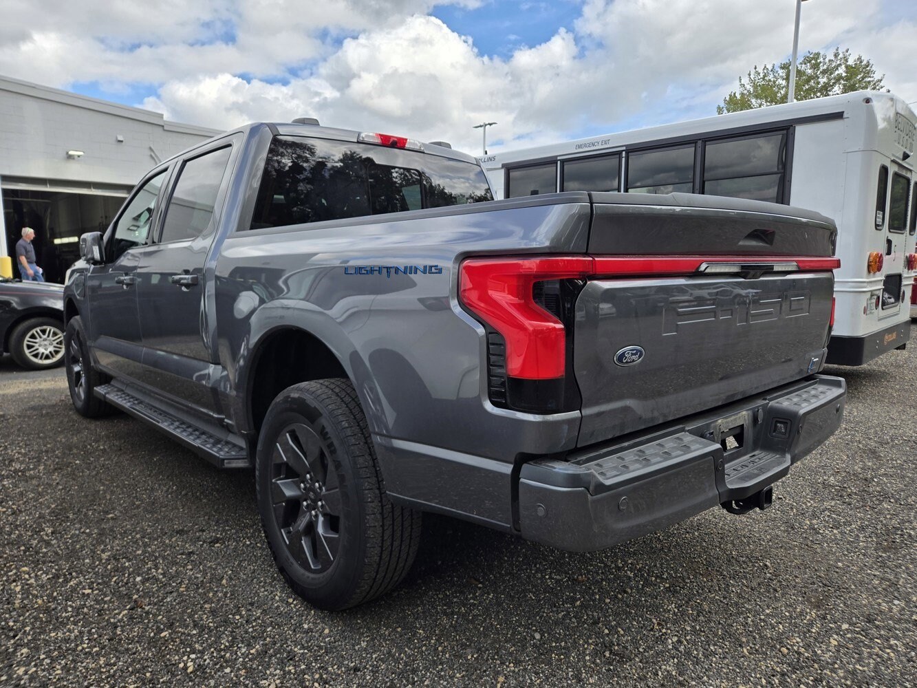 2023 Ford F-150 Lightning Lariat photo 3