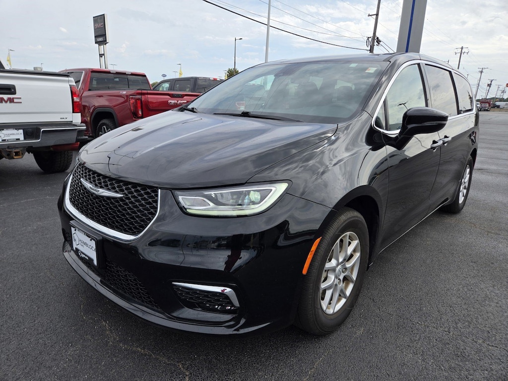 Used 2026 Chrysler Pacifica Select Passenger Van