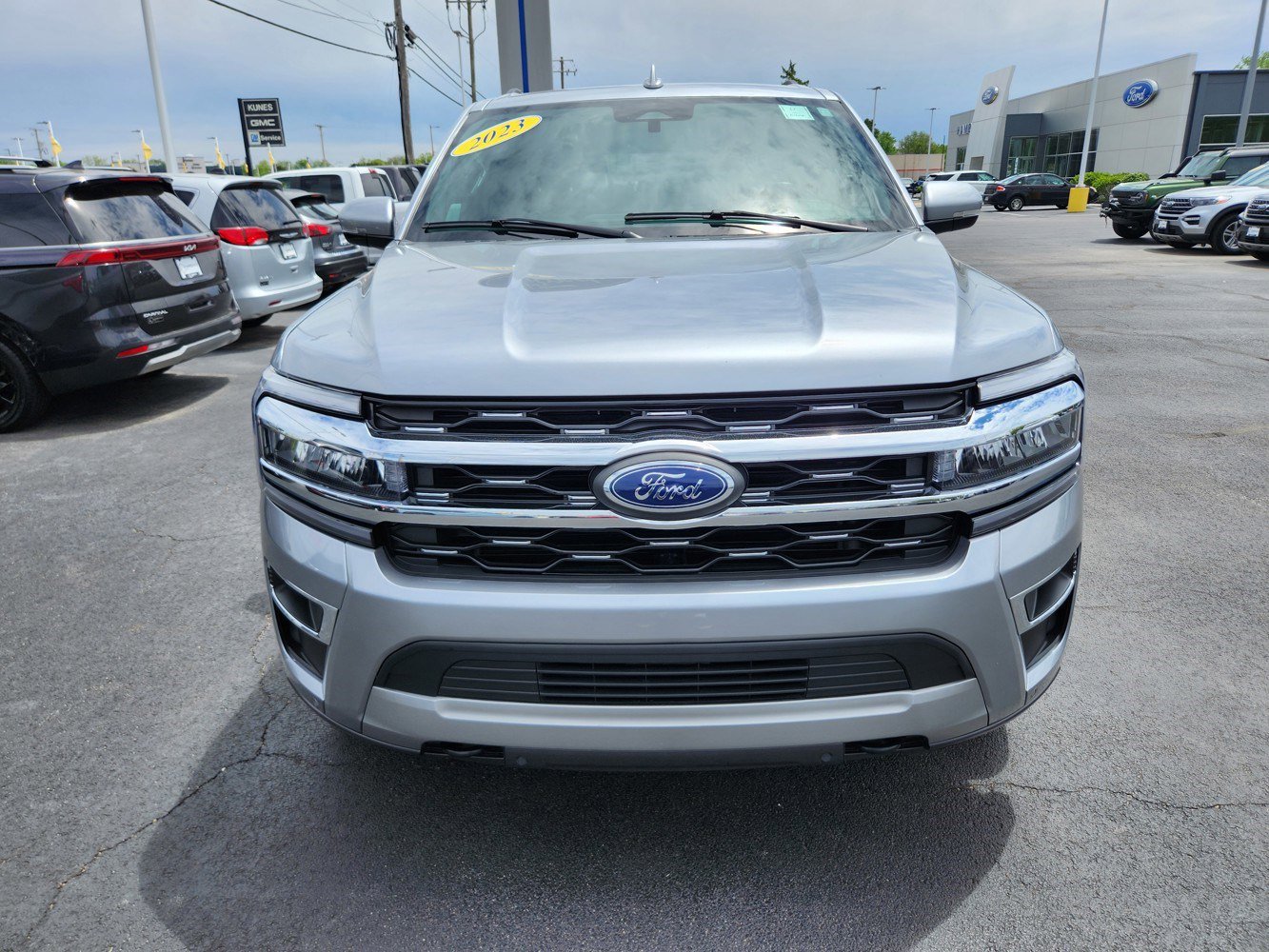 Used 2023 Ford Expedition Limited with VIN 1FMJK2A88PEA28605 for sale in Belvidere, IL