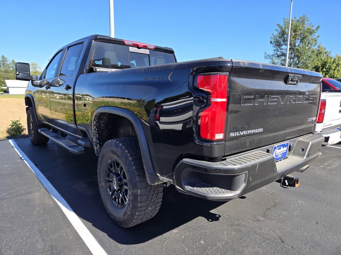 2025 Chevrolet Silverado 2500HD ZR2 photo 3