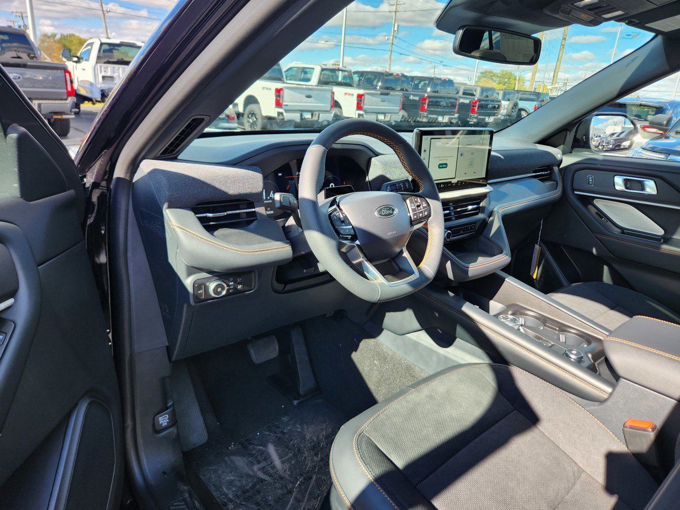 2026 Ford Explorer photo 2