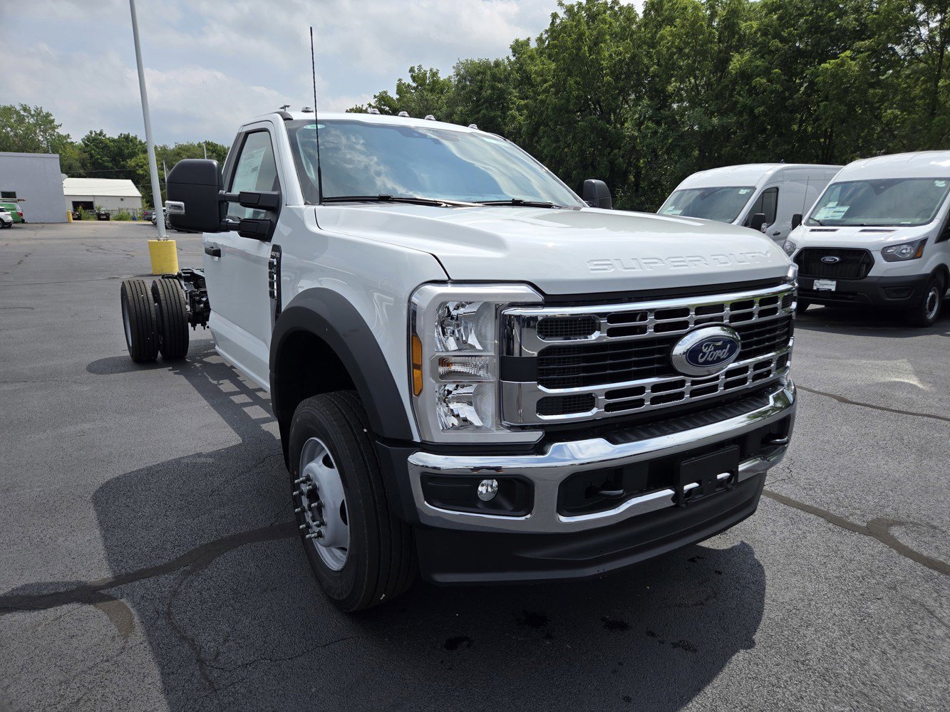 2025 Ford F-600 Super Duty Chassis Cab
