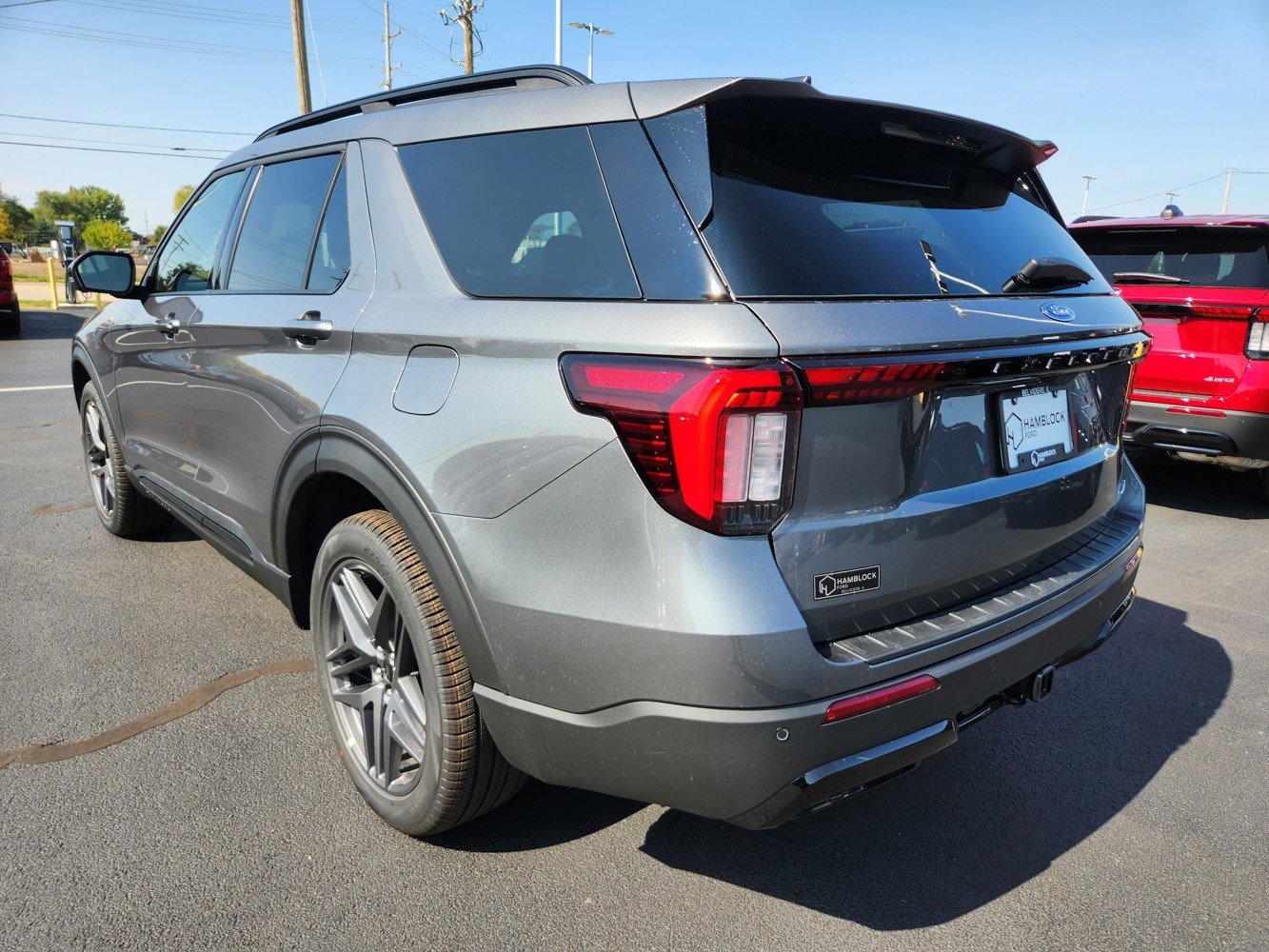 2025 Ford Explorer ST-Line photo 4