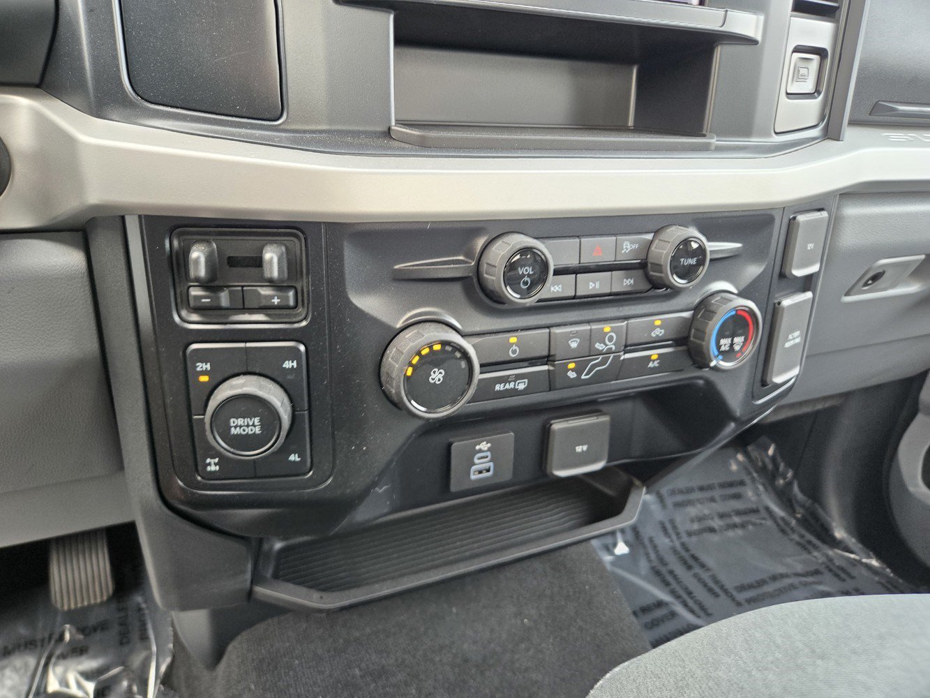 2026 Ford F-250 Super Duty XLT - Photo 9