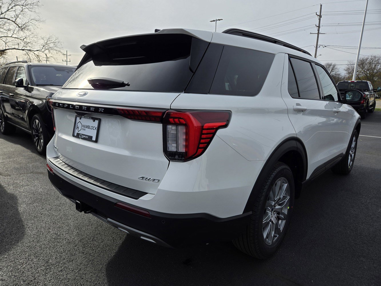 2026 Ford Explorer photo 2