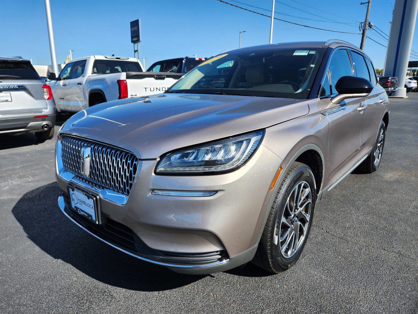 2020 Lincoln Corsair Standard photo 4