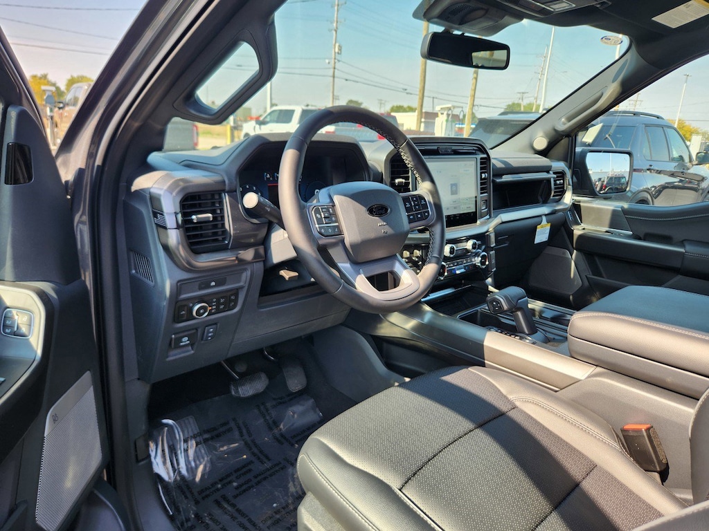 New 2025 Ford F-150 Lariat TRUCK