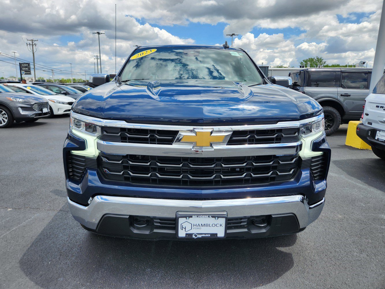 Used 2023 Chevrolet Silverado 1500 LT with VIN 1GCPDKEK1PZ182077 for sale in Belvidere, IL