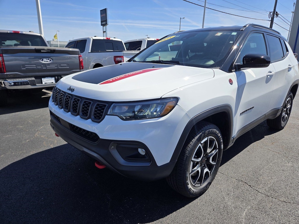 Used 2025 Jeep Compass Trailhawk SUV