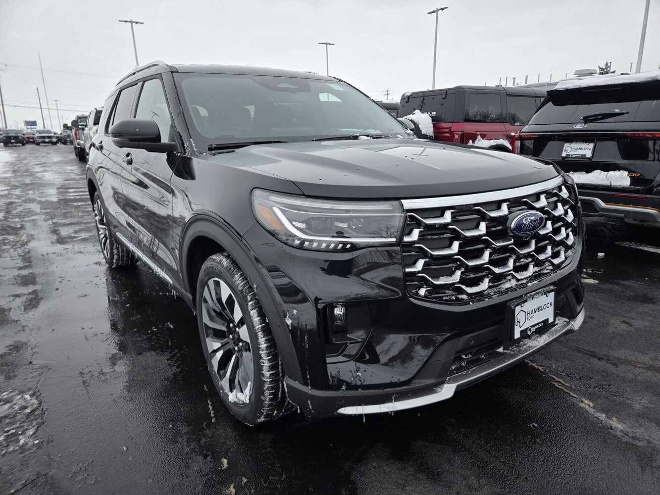 2026 Ford Explorer Platinum's photo