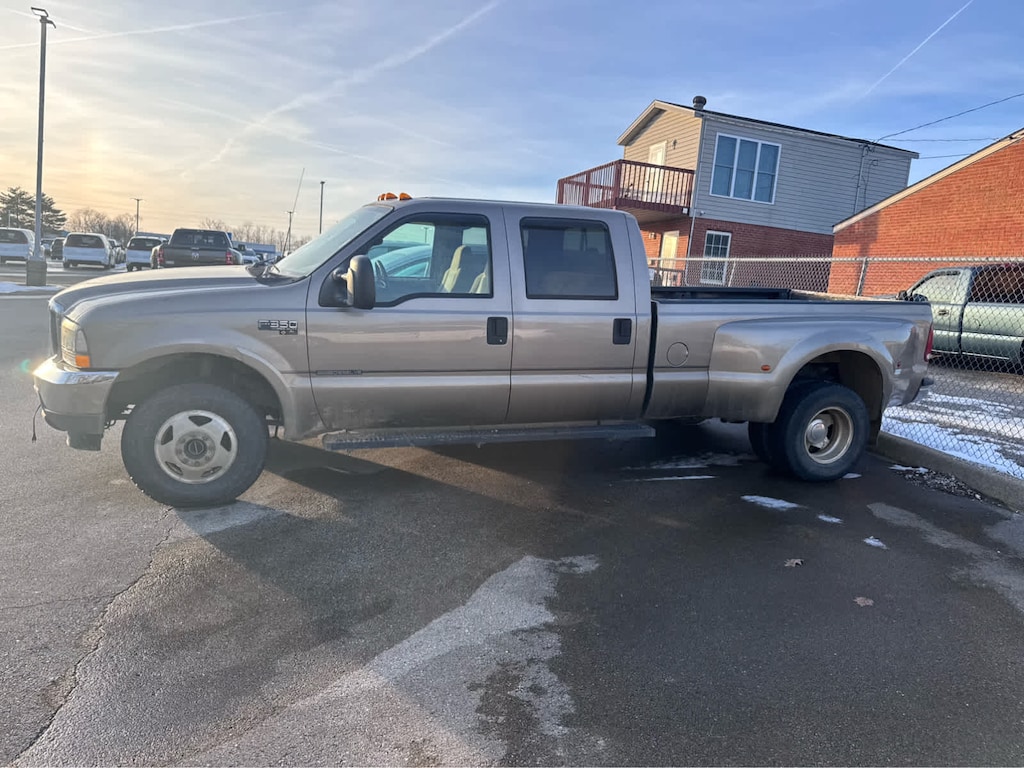 Used 2002 Ford Super Duty F-350 DRW XL Crew Cab 156 4WD Crew Cab 156 4WD
