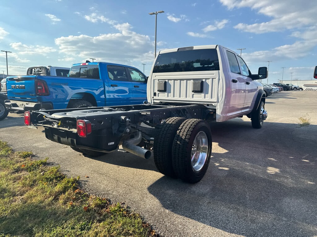 New 2026 Ram 5500 Chassis Cab Tradesman 4x4 Crew Cab 60 CA 173.4 WB 4x4 Crew Cab 60 CA 173.4 WB