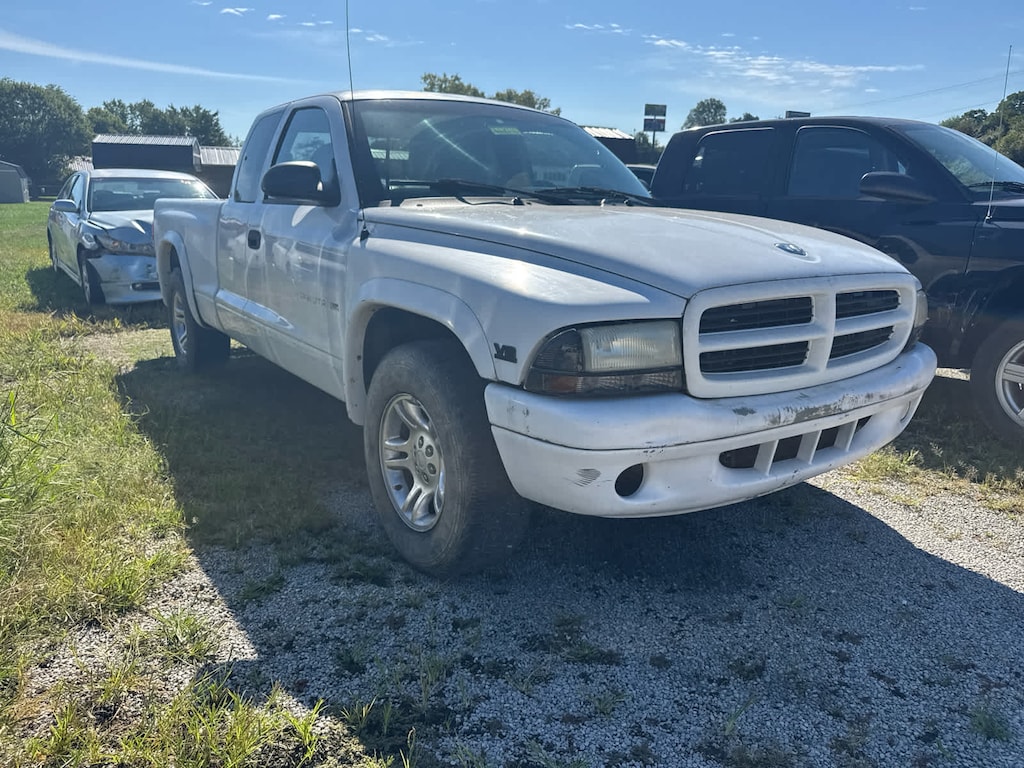 Used 1998 Dodge Dakota Sport Club Cab 131 WB 4WD Club Cab 131 WB 4WD