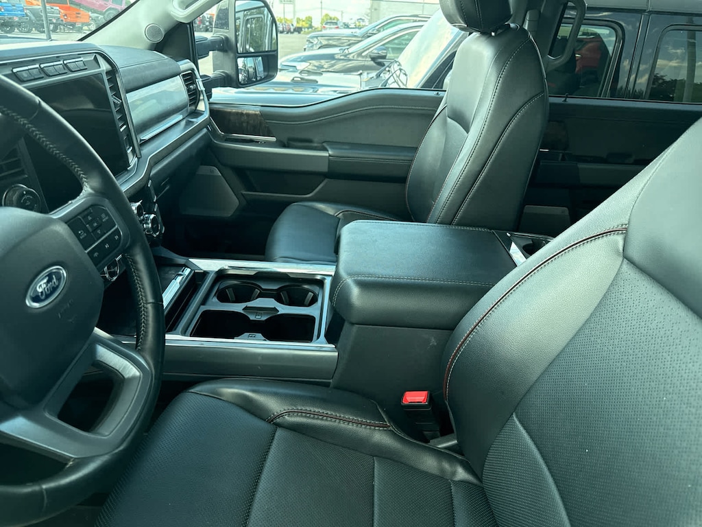 Used 2024 Ford Super Duty F-350 DRW Lariat 4WD Crew Cab 8 Box 4WD Crew Cab 8 Box