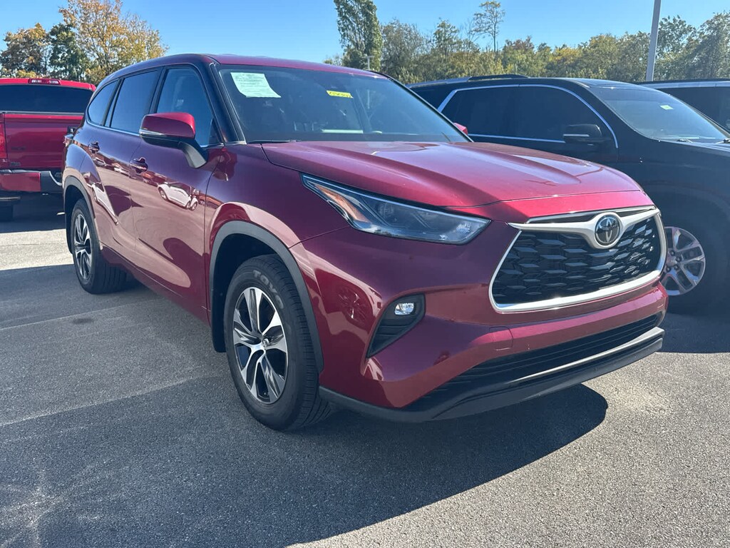 Used 2023 Toyota Highlander LE AWD (Natl)